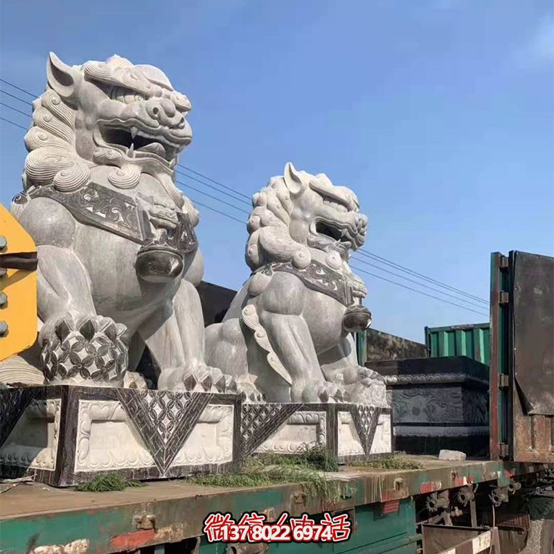 青石制大型仿真獅子雕塑，為鎮宅增添獨特魅力