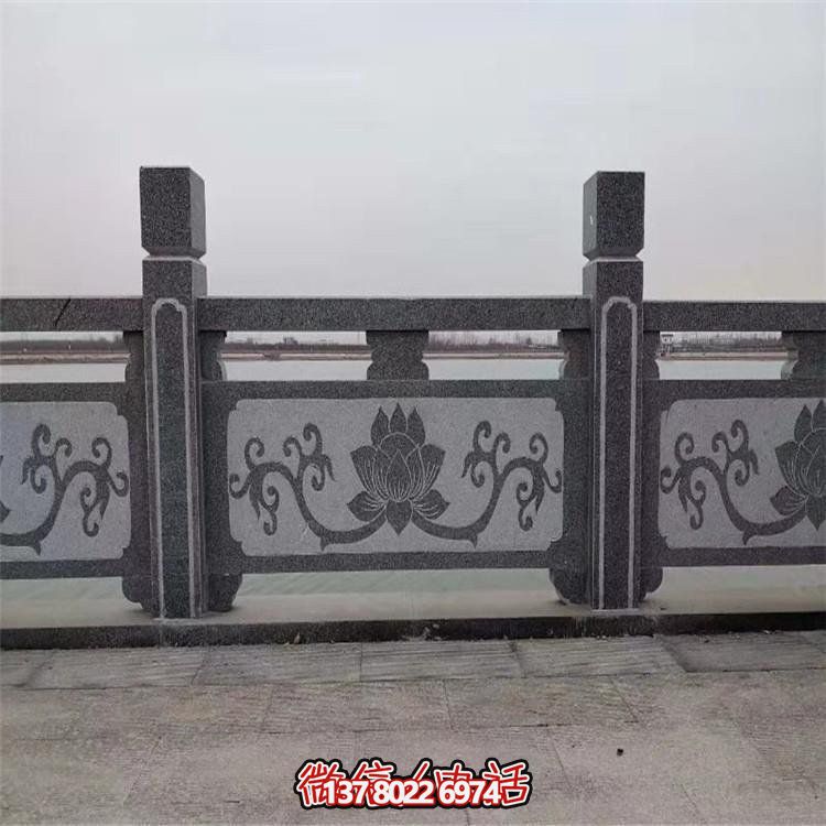 花崗巖護(hù)欄——完美結(jié)合精美雕刻與經(jīng)典欄桿扶手，為寺廟景點(diǎn)帶來外觀華麗的裝飾