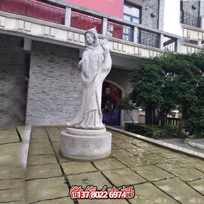 傳承歷史的美，贊美女王的神奇雕像