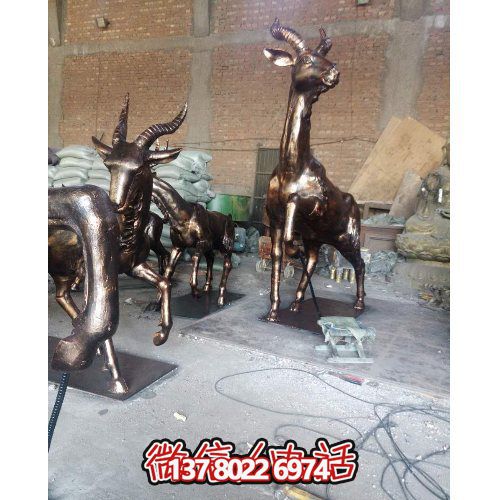 大型梅花鹿銅雕雕塑，裝點別墅小區