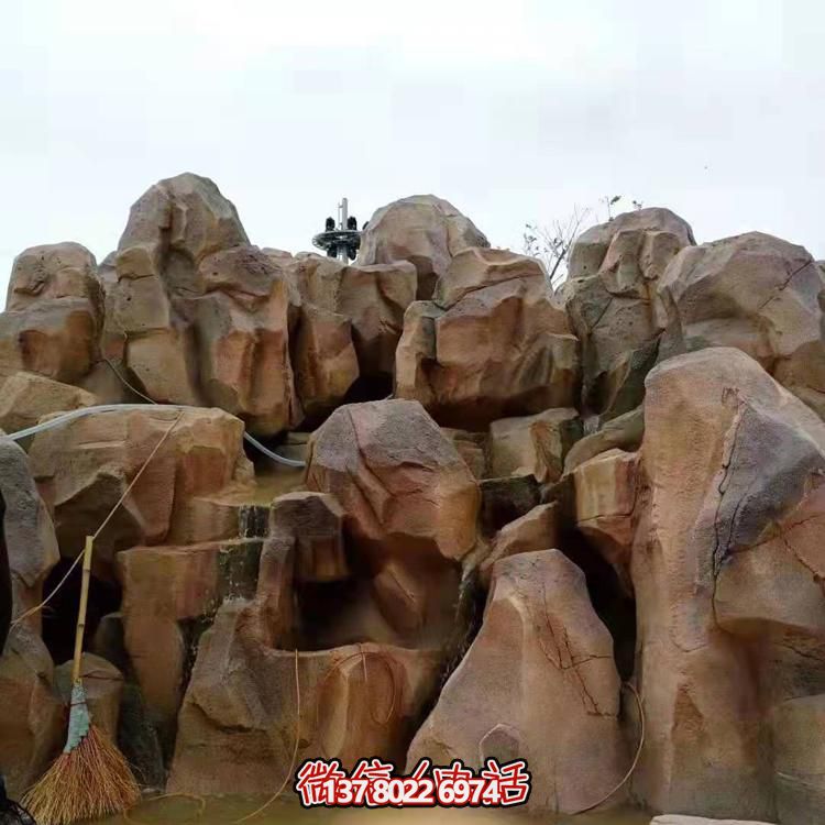 精致假山水泥裝飾游樂園，為小區提供無盡樂趣