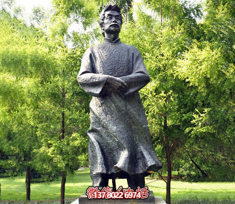 玻璃鋼魯迅人物雕塑，為公園景觀裝飾點綴