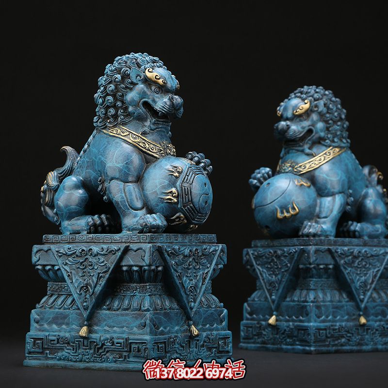 仿古青銅獅子雕塑,為景區(qū)創(chuàng)意增添古樸色彩 仿古青銅獅子雕塑,為景區(qū)創(chuàng)意增添古樸色彩