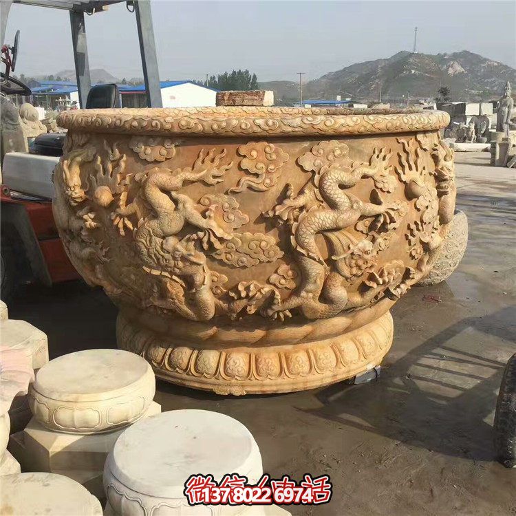 傳統水缸，絢麗多彩的雙龍戲紋