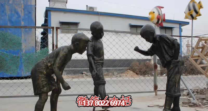 玻璃鋼仿銅雕塑陀螺,為兒童街邊提供歡樂玩耍 玻璃鋼仿銅雕塑陀螺,為兒童街邊提供歡樂玩耍