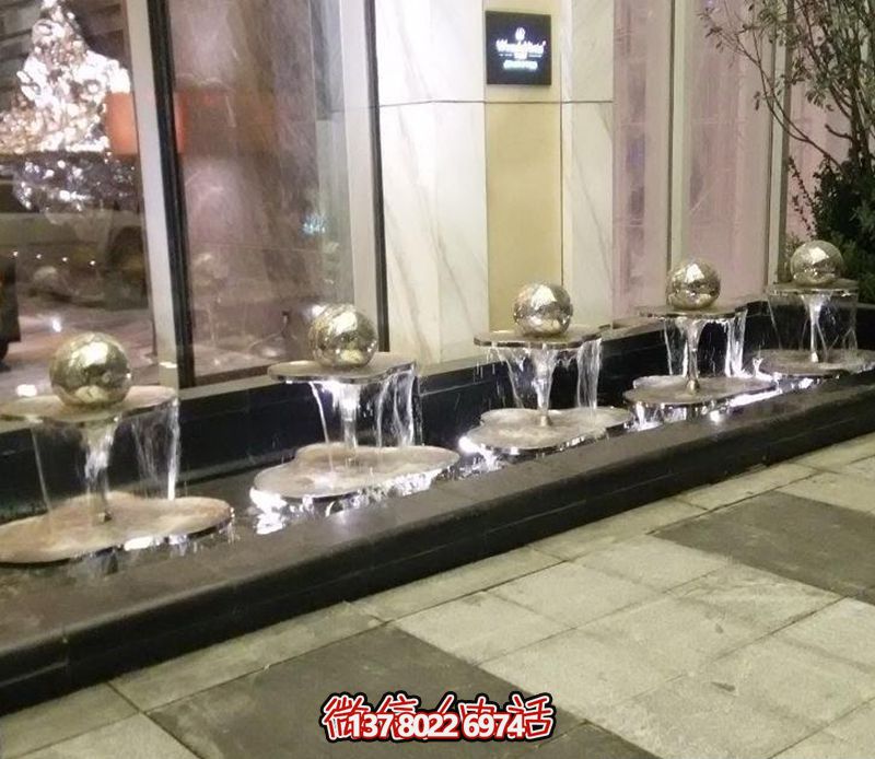 不銹鋼鏡面小型噴泉雕塑——點(diǎn)綴售樓部的精致之美 不銹鋼鏡面小型噴泉雕塑——點(diǎn)綴售樓部的精致之美