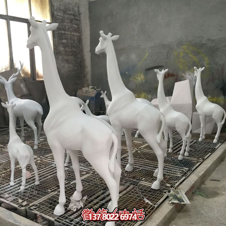 玻璃鋼長(zhǎng)頸鹿戶(hù)外雕塑