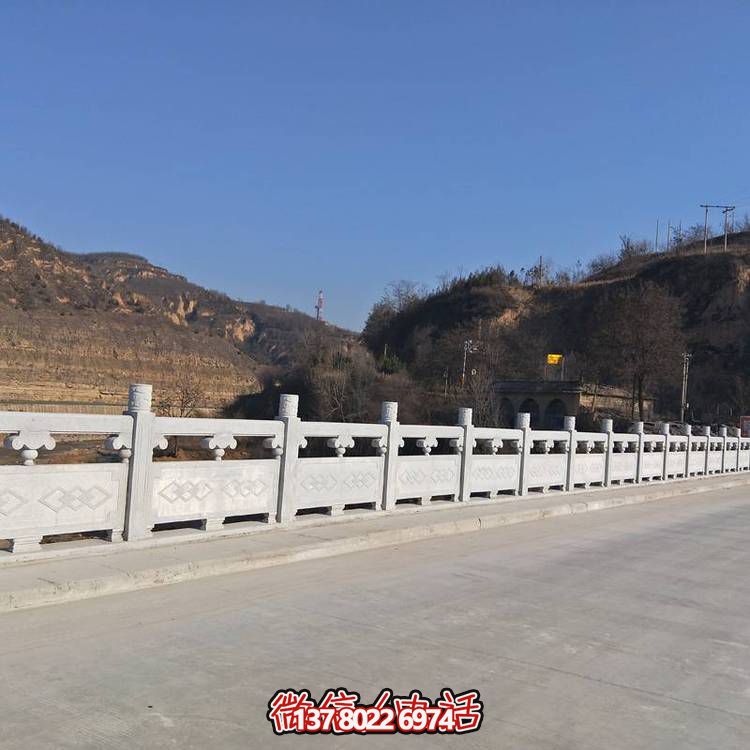 精美的大理石雕塑欄桿，締造完美景觀