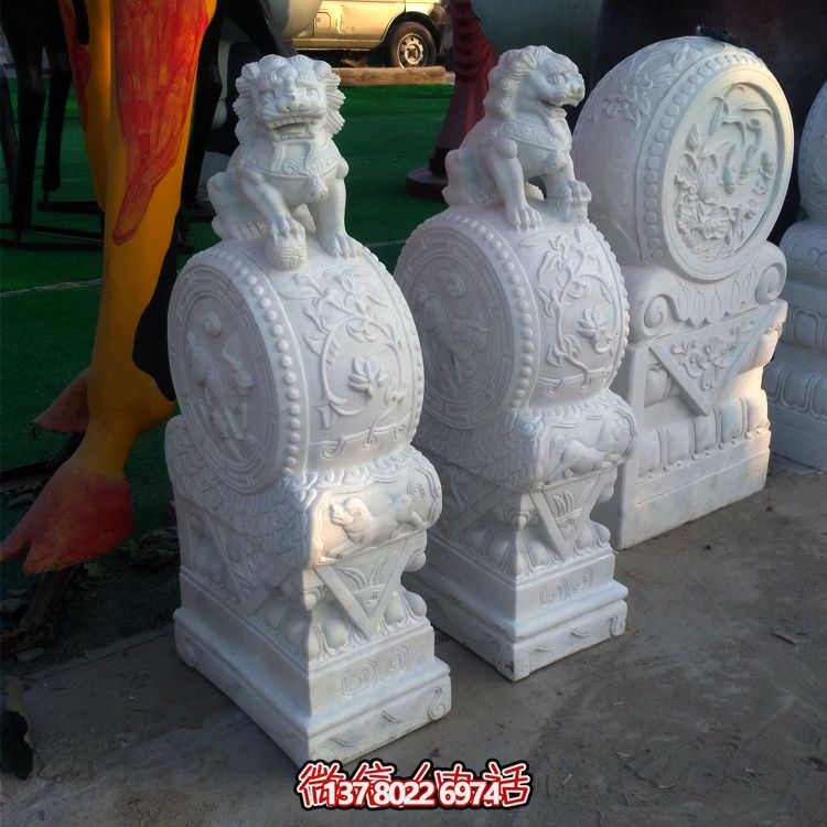 濃縮漢文化，以仿古建筑漢白玉雕塑裝點宮殿門墩