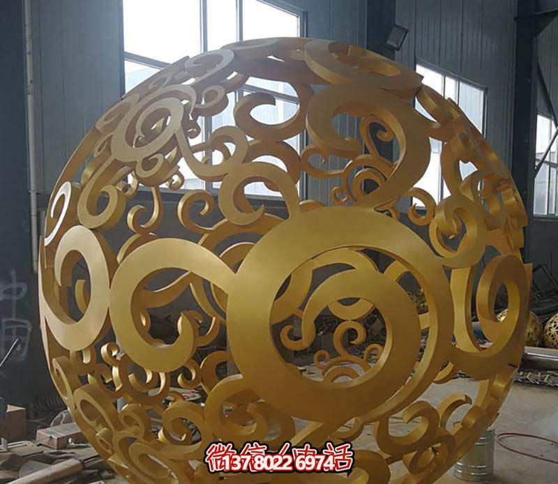 公園創(chuàng)意不銹鋼噴漆鑄造鏤空球雕塑 公園創(chuàng)意不銹鋼噴漆鑄造鏤空球雕塑