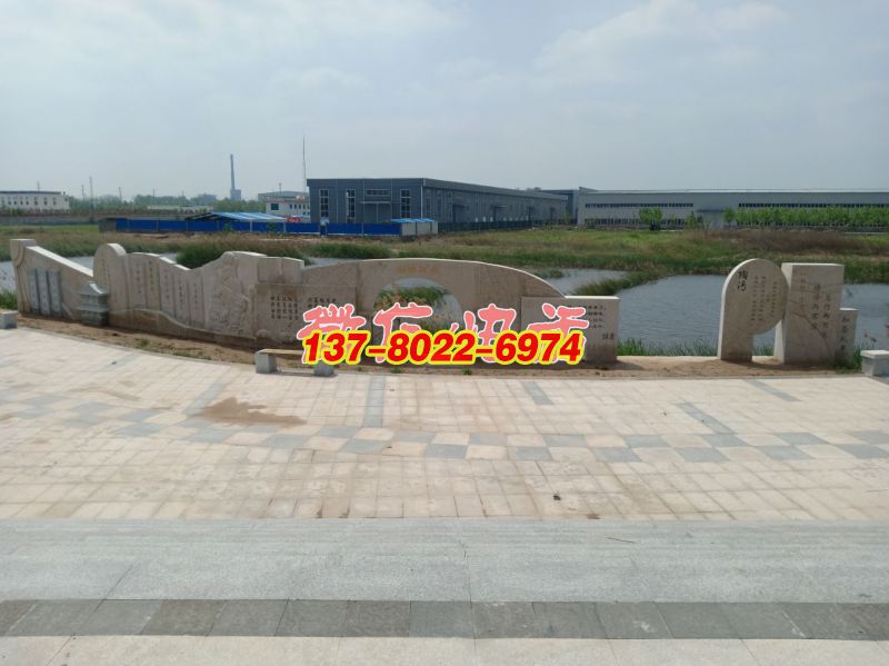 蘆葦湖景墻：半月臺四君子，長30米，高2